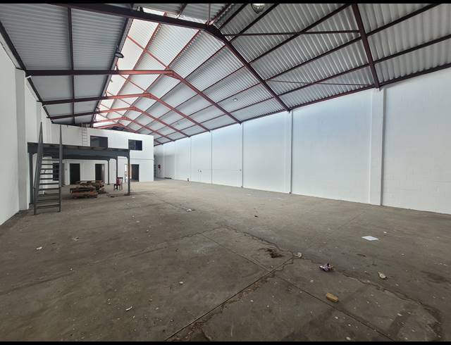 567M² WAREHOUSE TO LET IN STIKLAND INDUSTRIAL